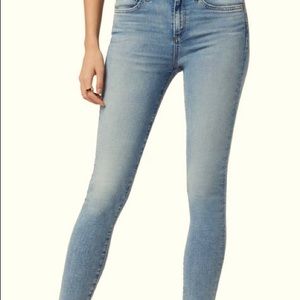 Mid rise skinny jeans light wash
